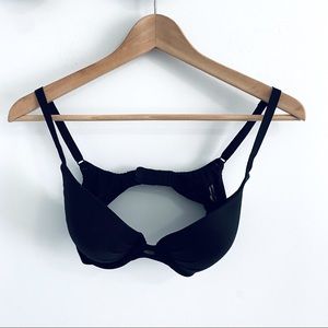 Victoria’s Secret Black Fabulous Plunge Bra